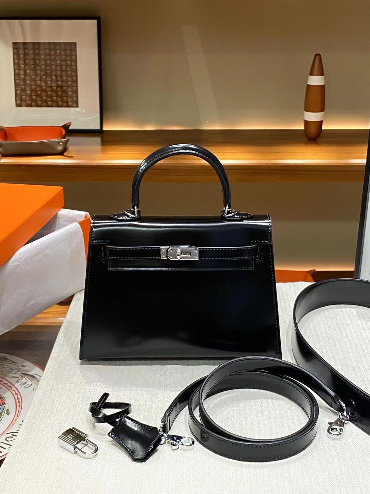 Medium Mademoiselle Kelly 25cm - SMOOTH - Black